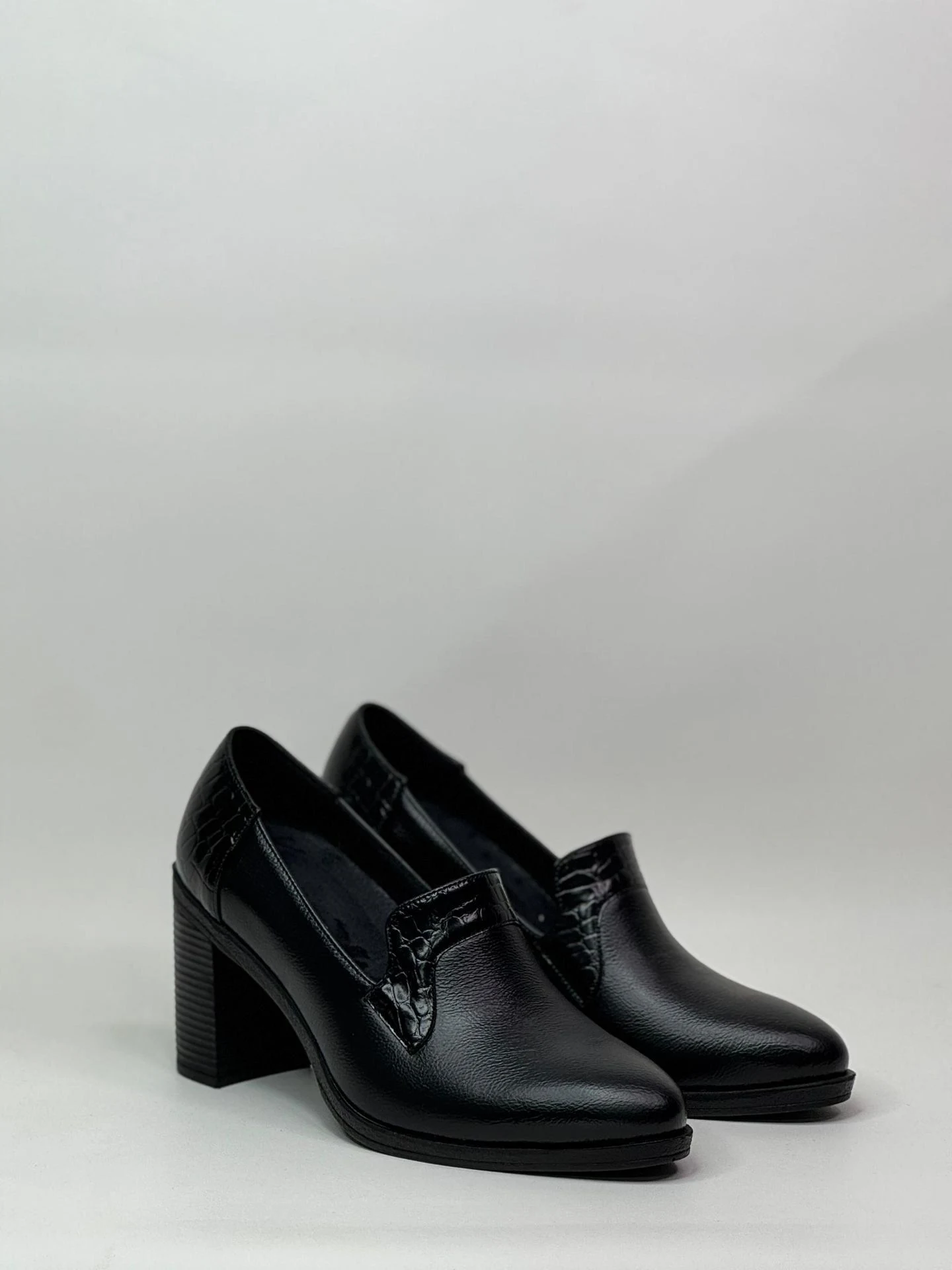 کفش پاشنه دار زنانه