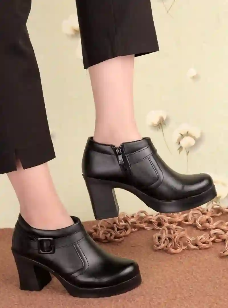 کفش پاشنه دار زنانه